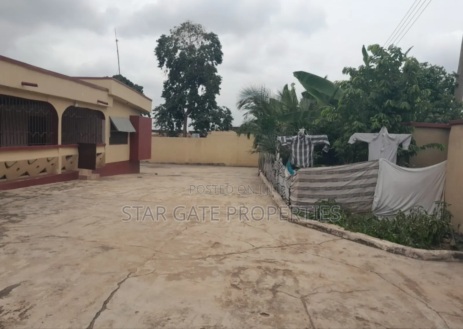 7bdrm House in Tafo Adonpom, Kumasi Metropolitan for sale