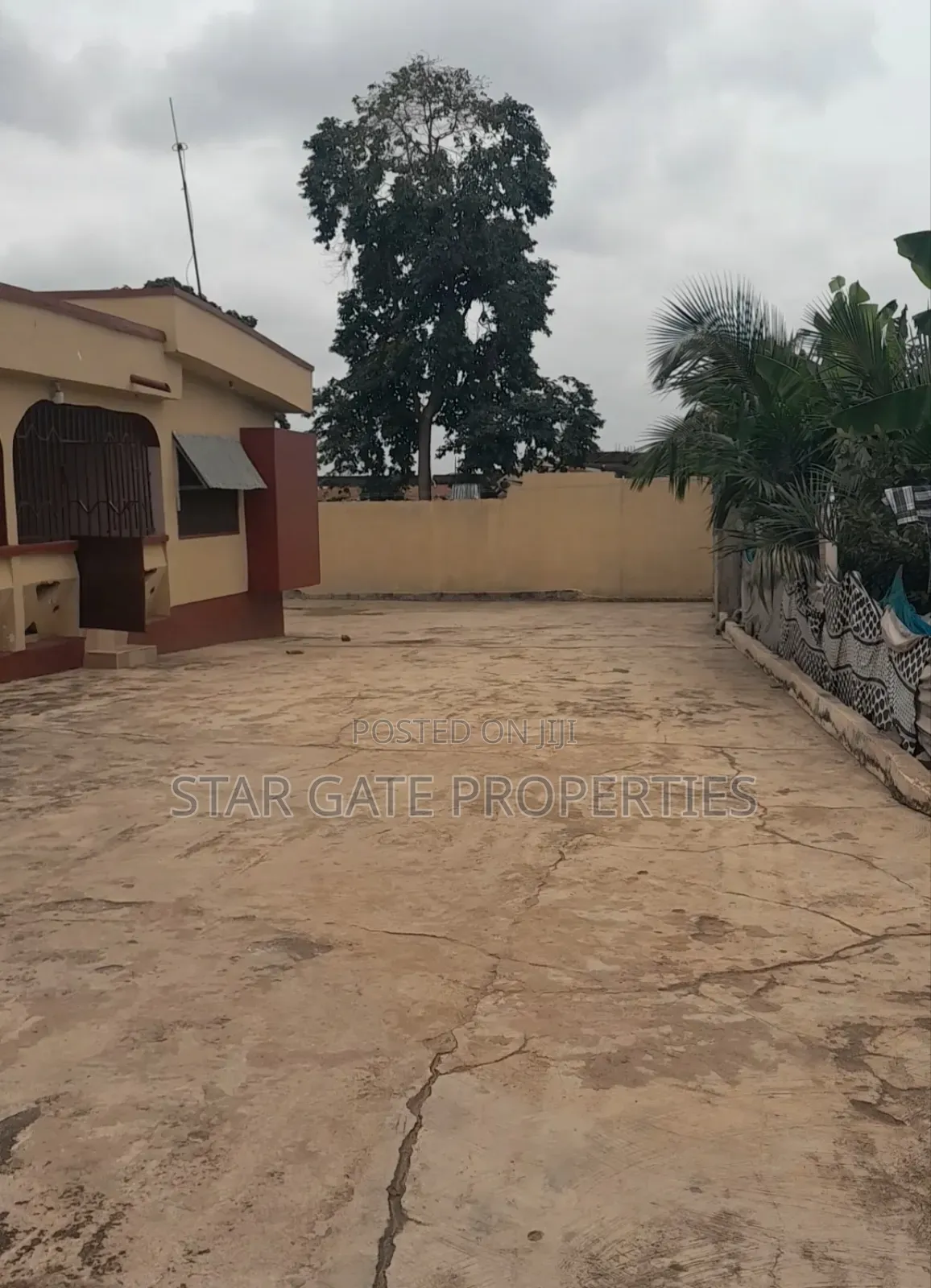 7bdrm House in Tafo Adonpom, Kumasi Metropolitan for sale