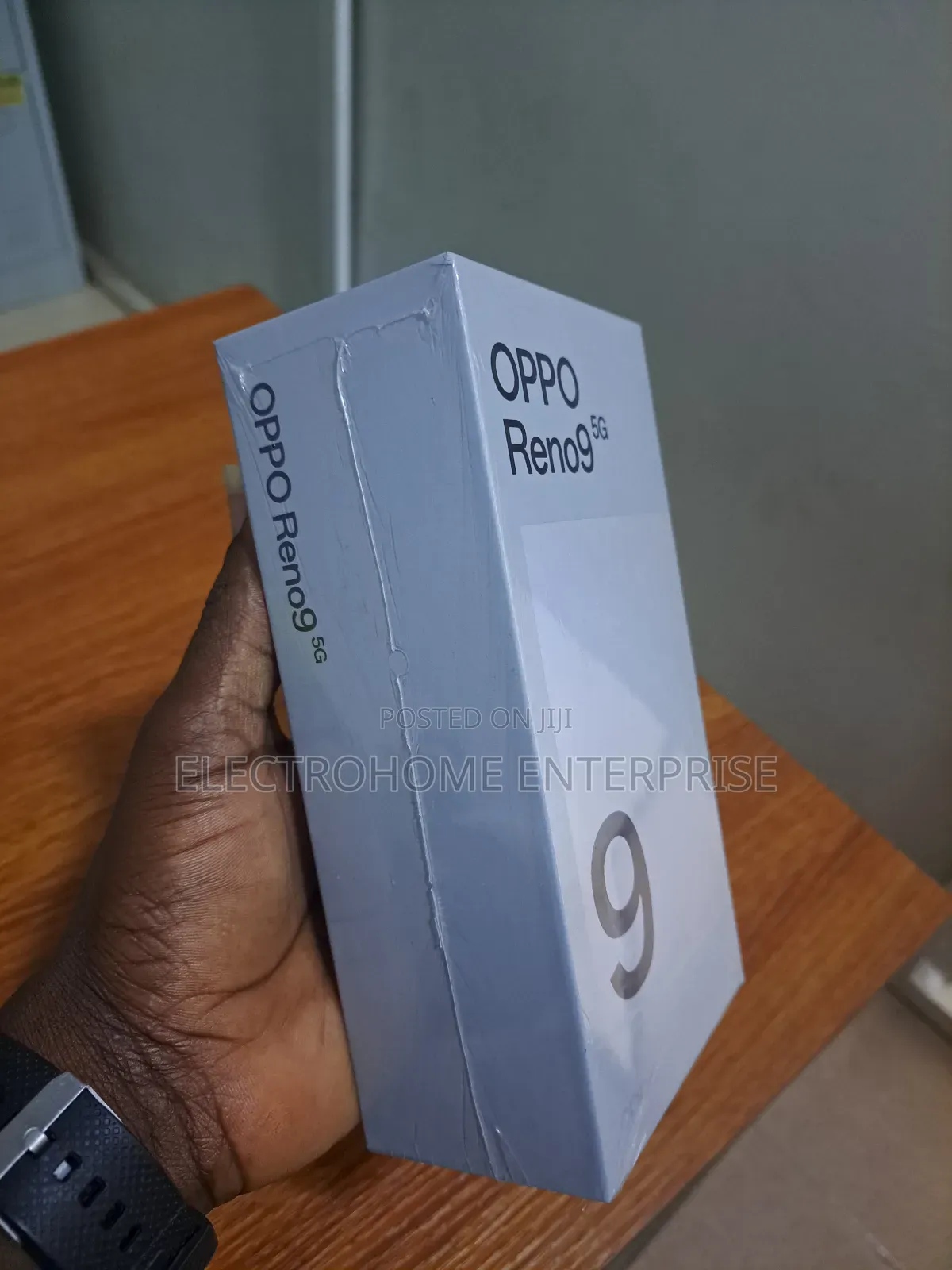 New Oppo Reno9 256 GB Red