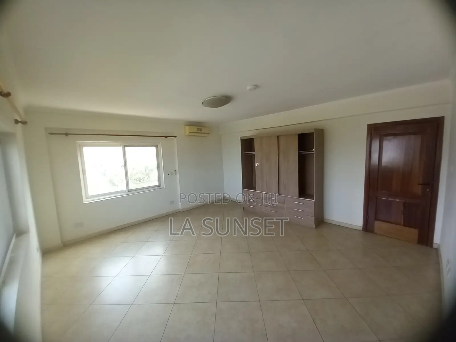 3bdrm Apartment in La Beach, Trade Fair for rent