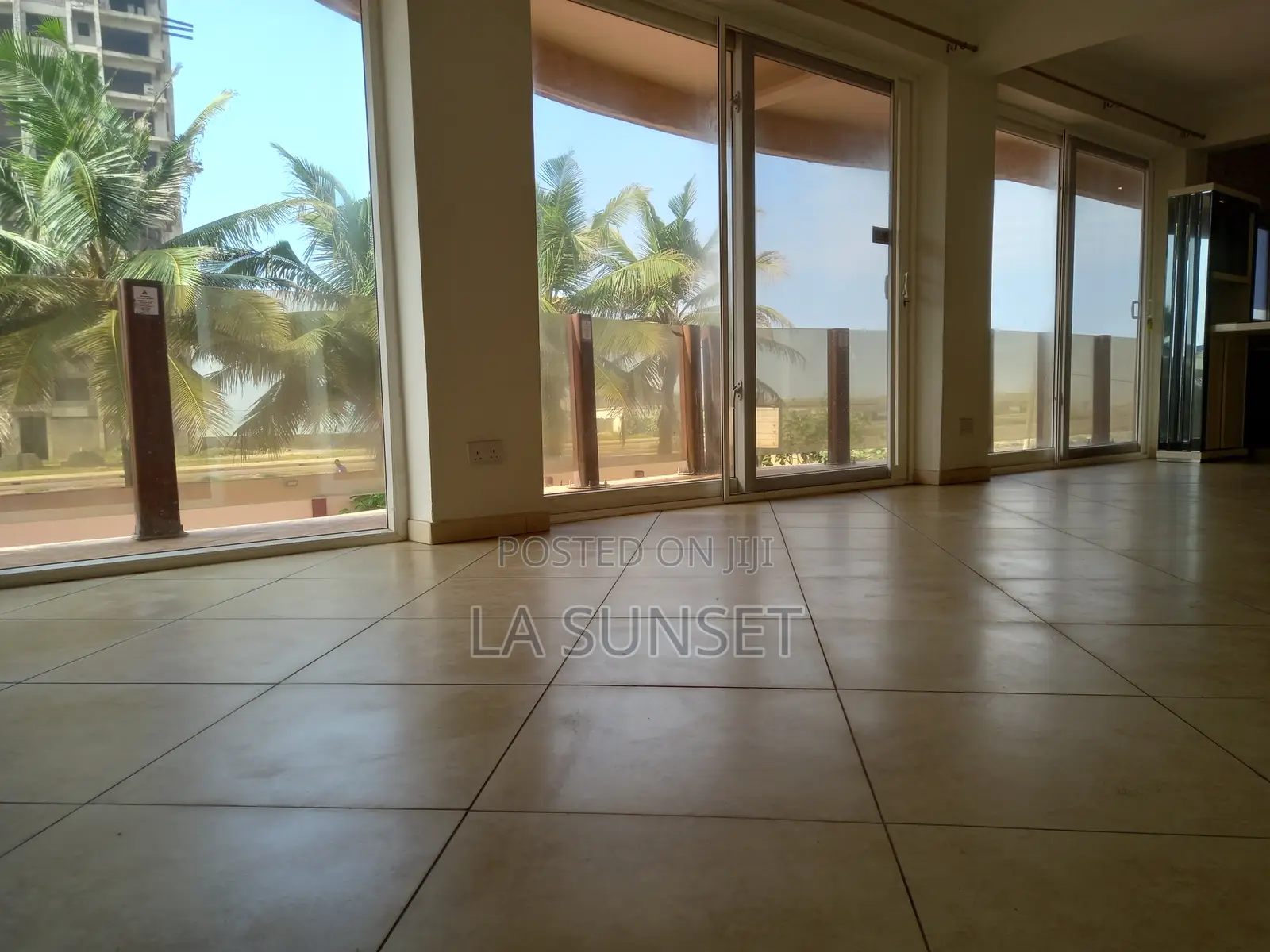 3bdrm Apartment in La Beach, Trade Fair for rent