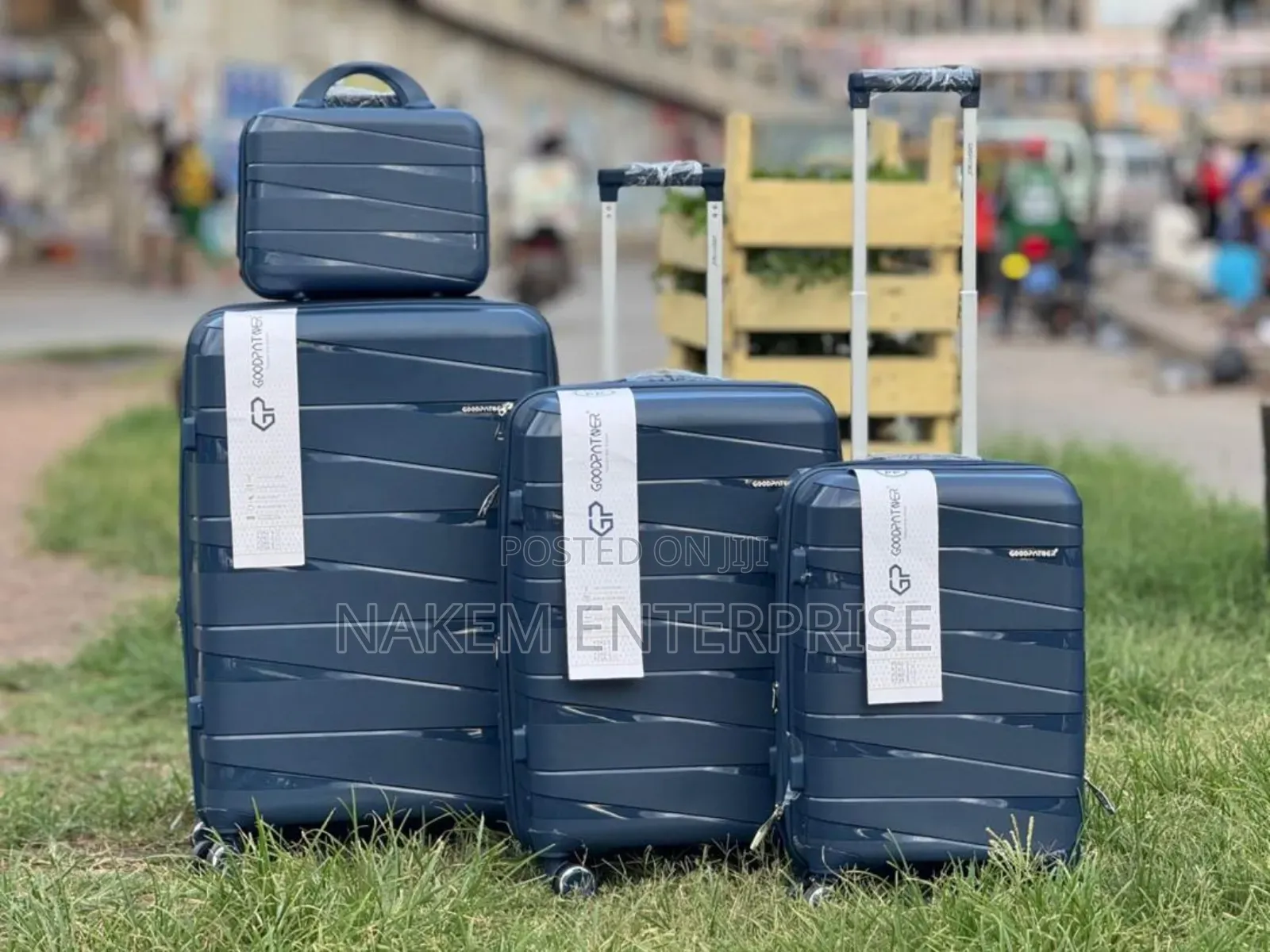Custom High-Quality Pp Travelling Suitcase With Carry-On