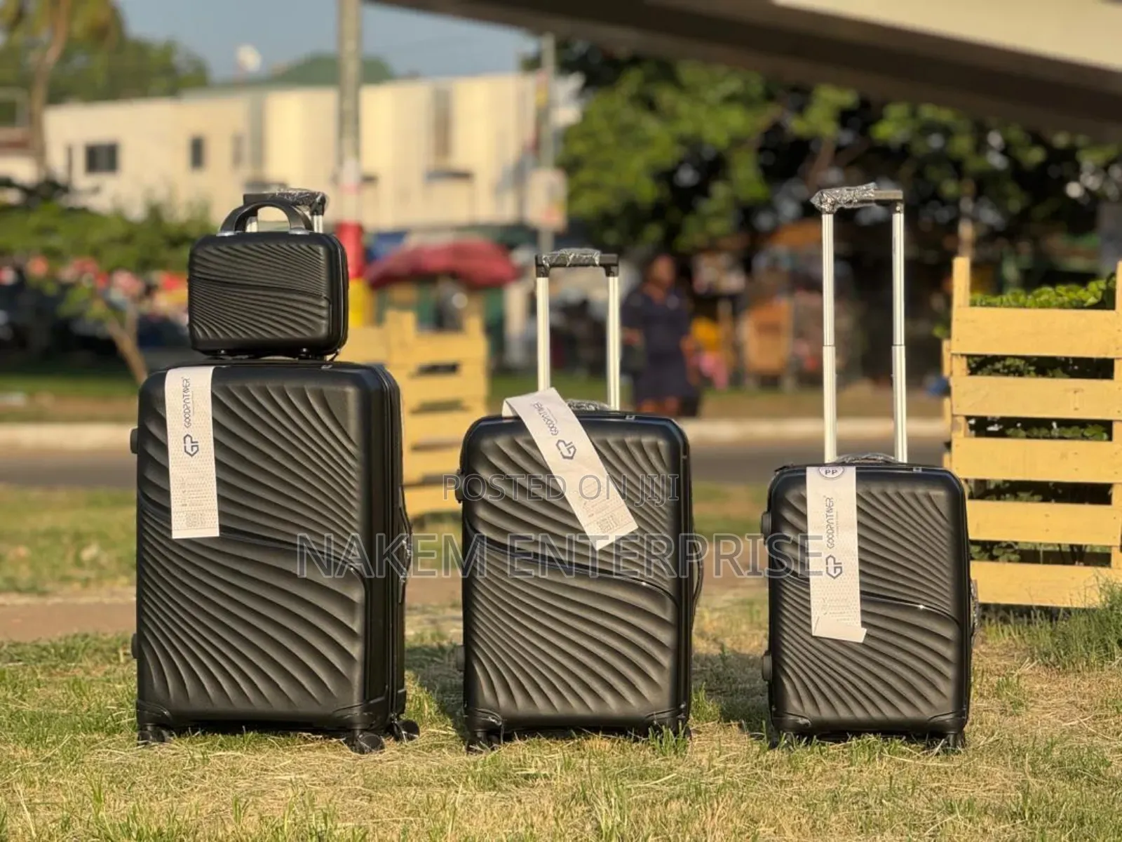 Fashionable Multifunctional Travelling Luggage 4 Set