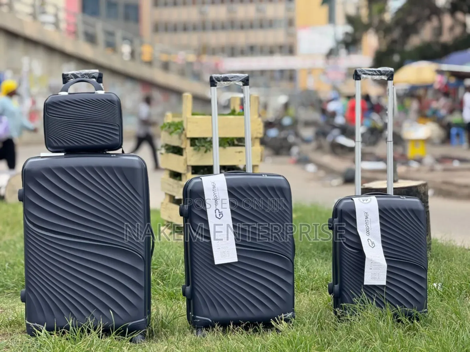 Fashionable Multifunctional Travelling Luggage 4 Set