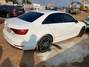 Audi A4 2.0T ultra Premium FWD 2017 White