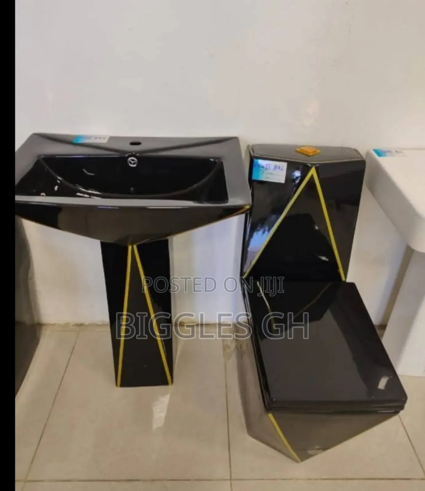 Black And Gold Wc With Basin
