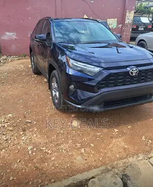 Toyota RAV4 XLE AWD 2023 Blue