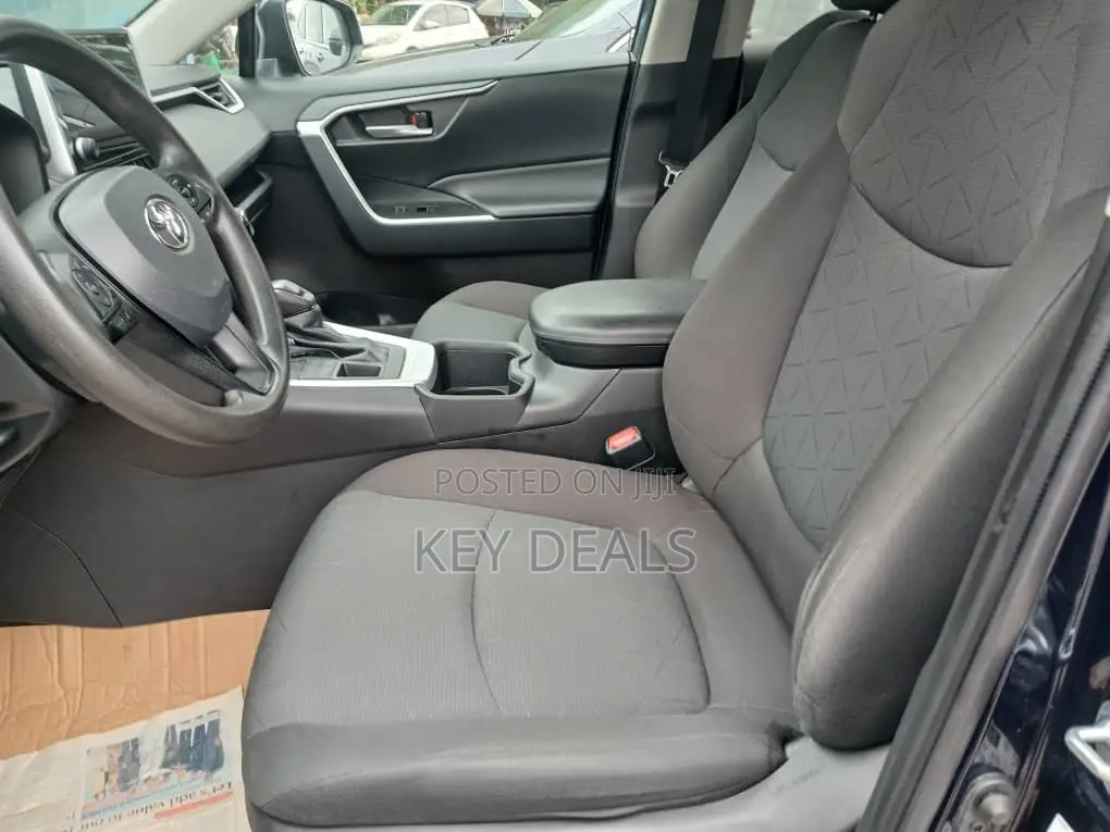 Toyota RAV4 XLE AWD 2023 Blue