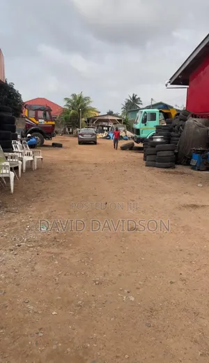 2 And Half Plot Spintex Main Road