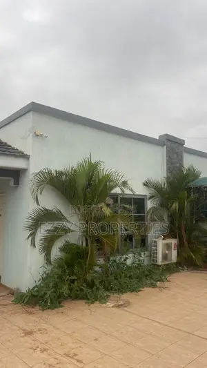 3bdrm Apartment in Lakeside Community 5, Ashaley Botwe for rent