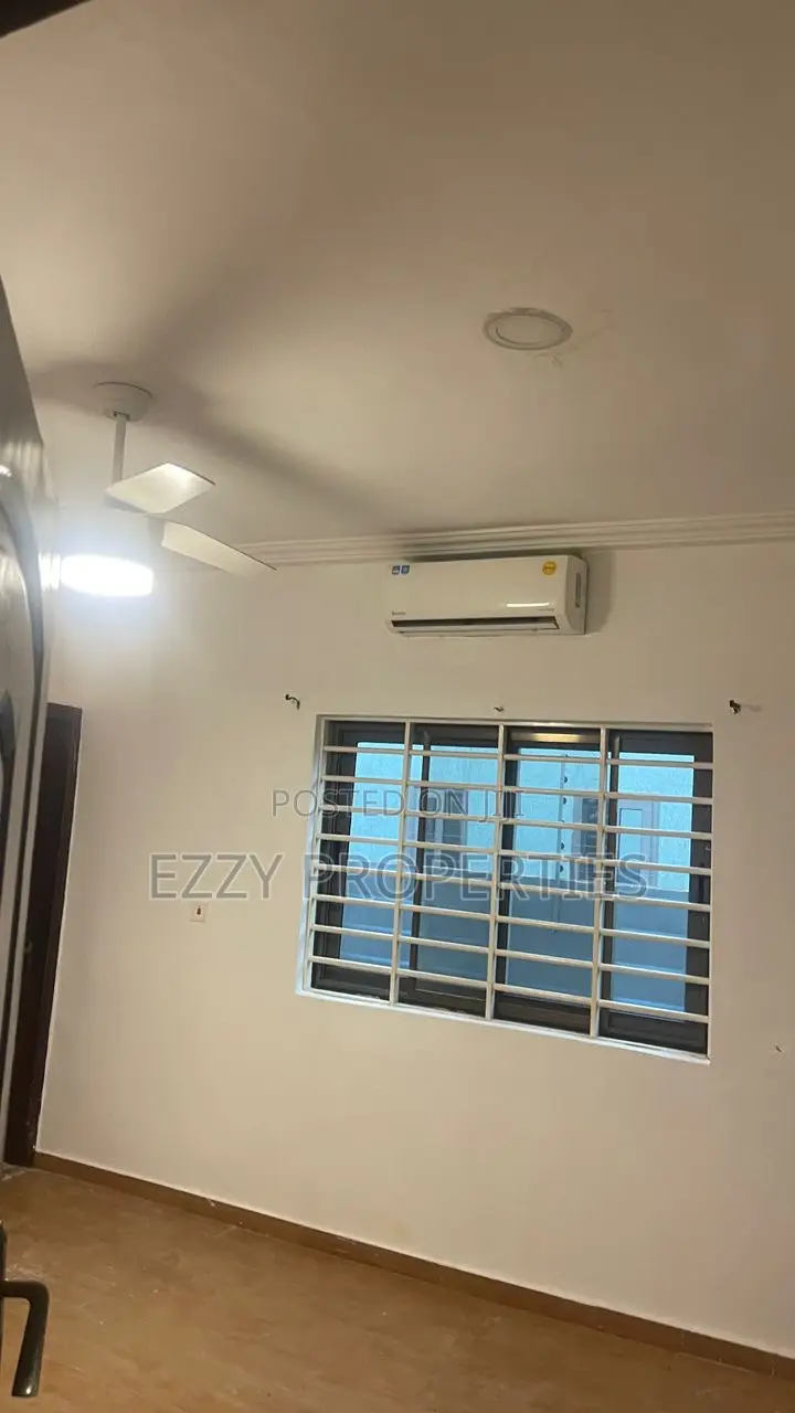 3bdrm Apartment in Lakeside Community 5, Ashaley Botwe for rent