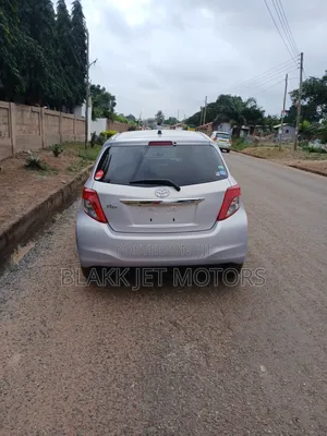 Toyota Vitz 1.3 FWD 3dr 2013 Silver