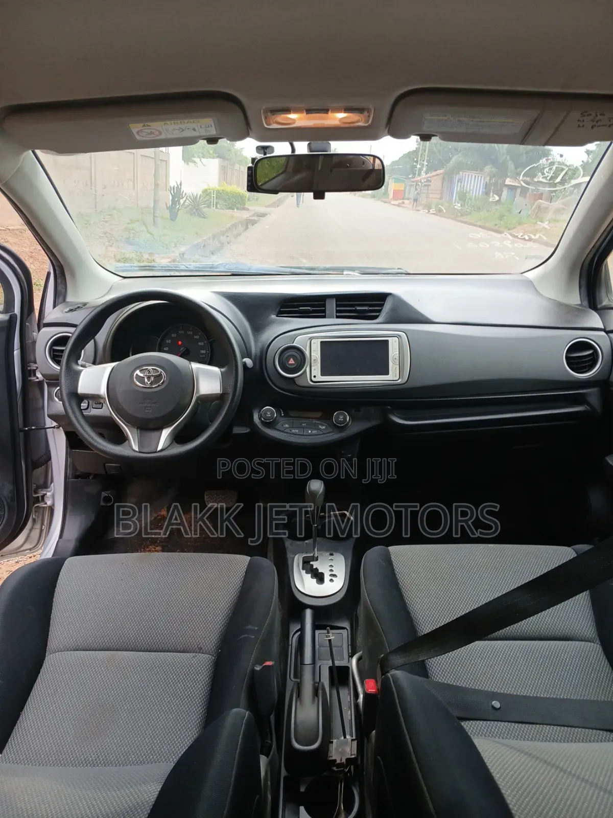Toyota Vitz 1.3 FWD 3dr 2013 Silver