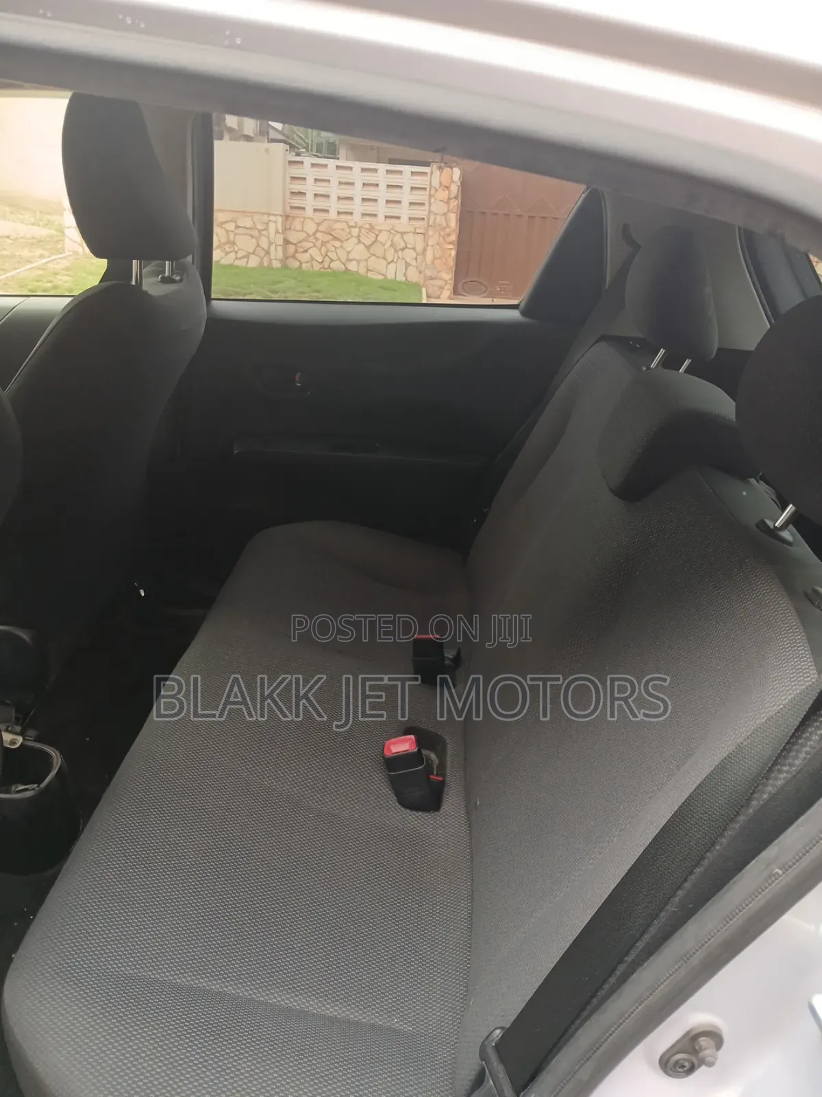 Toyota Vitz 1.3 FWD 3dr 2013 Silver
