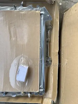 Toyota Hilux (5l and 2kd ) Radiator/ Water Tank