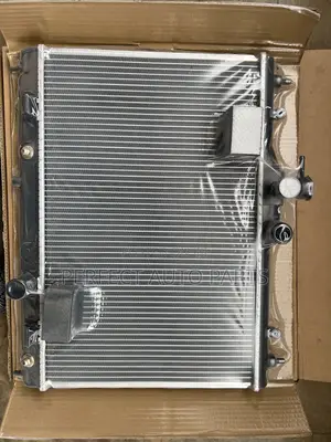 Nissan Versa (Tiida) Radiator/ Water Tank