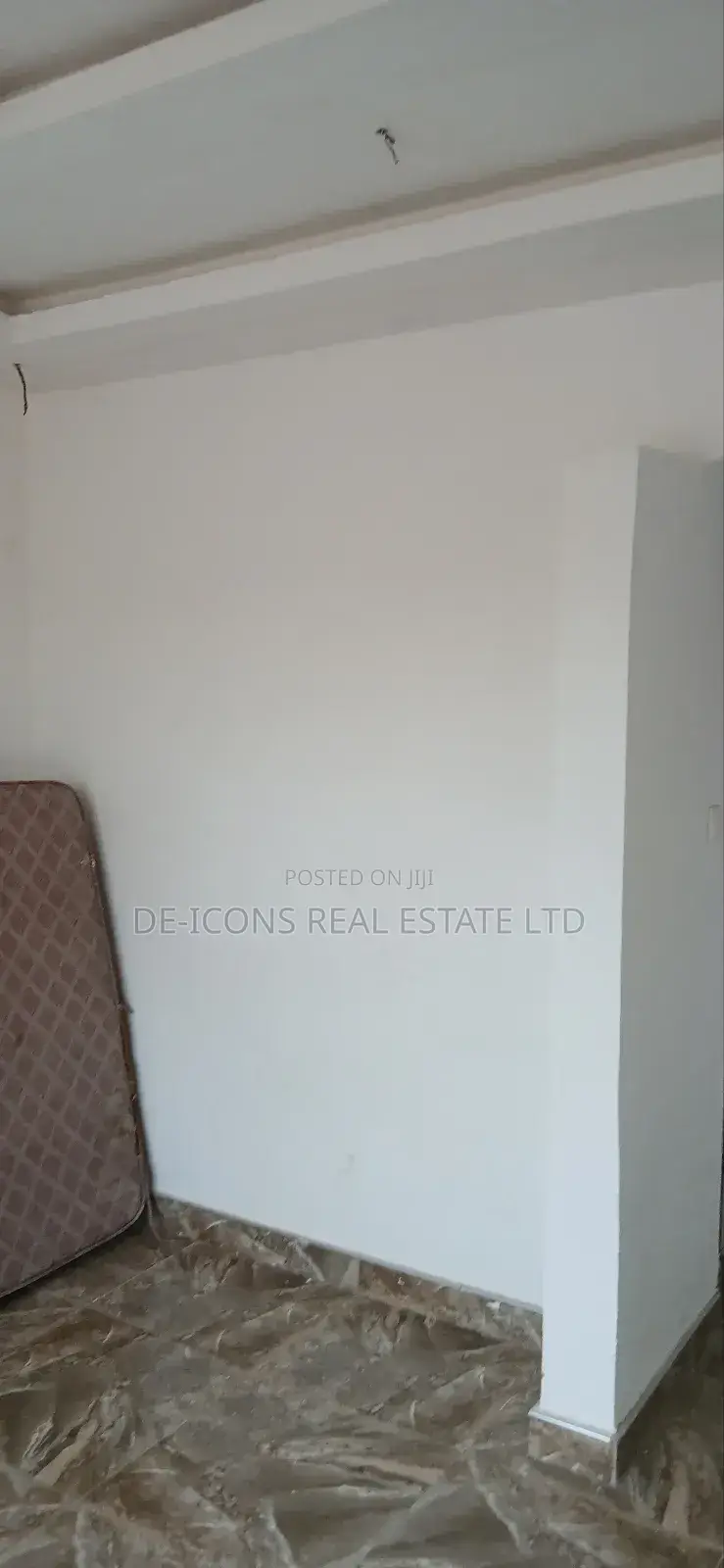 4bdrm Duplex in De-Icons Real Estate, Awutu Senya East Municipal