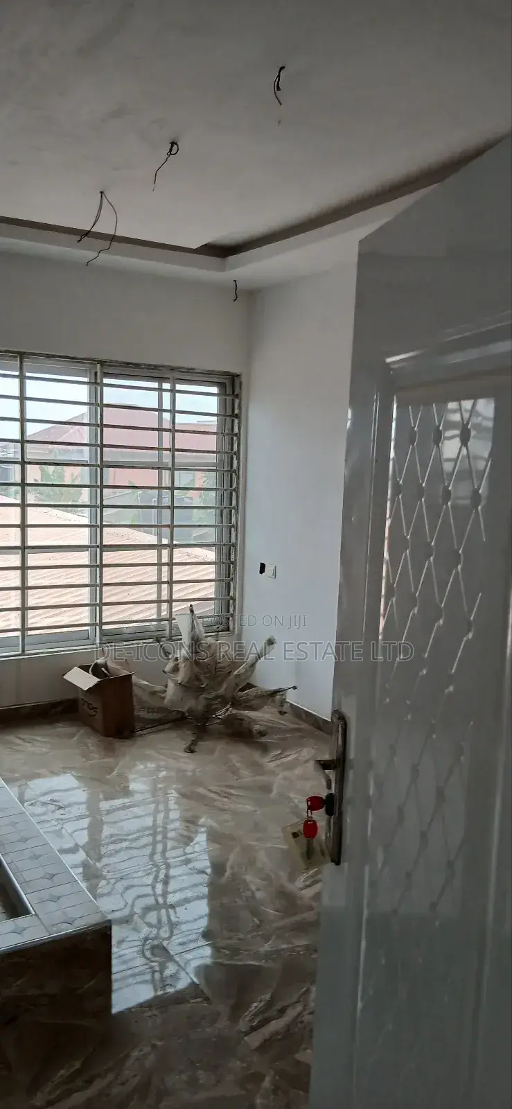 4bdrm Duplex in De-Icons Real Estate, Awutu Senya East Municipal