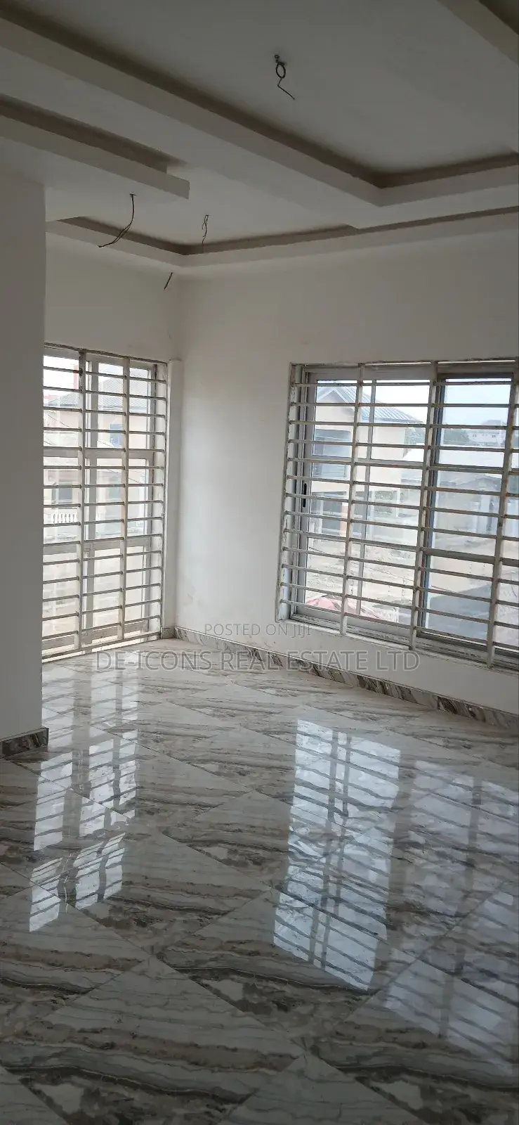 4bdrm Duplex in De-Icons Real Estate, Awutu Senya East Municipal