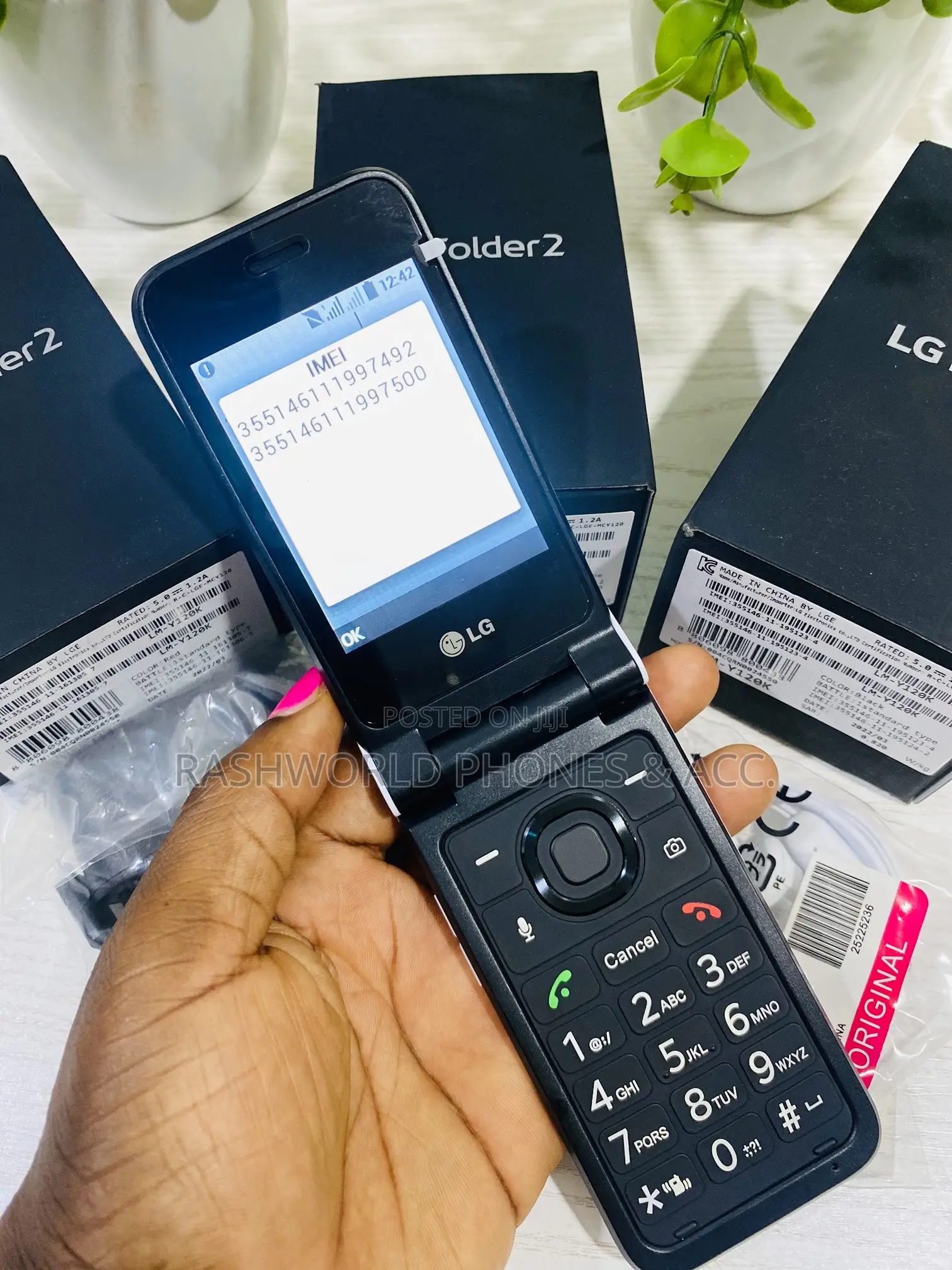 New LG Folder 2 8 GB White
