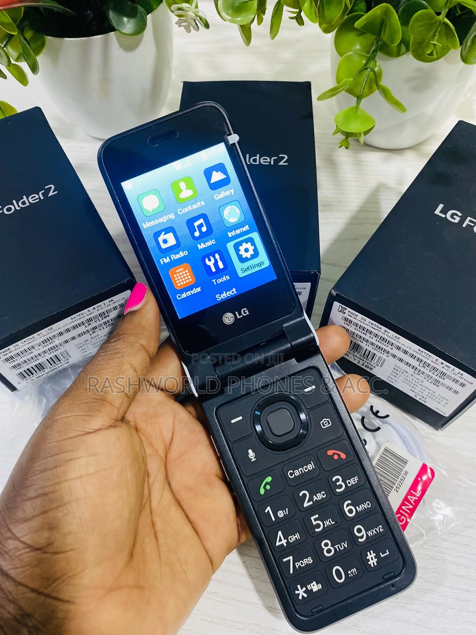 New LG Folder 2 8 GB White
