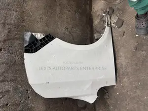 Toyota Voxy 2008-2012 Fenders Pair