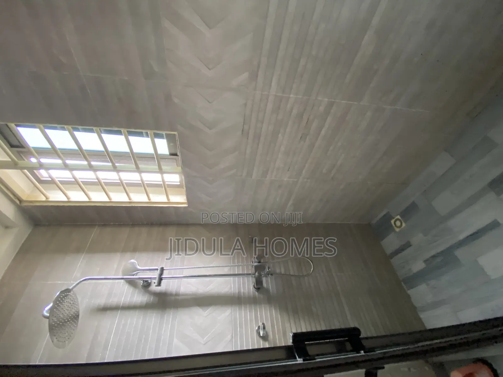 4bdrm Duplex in Agiriganor, School Junction for rent