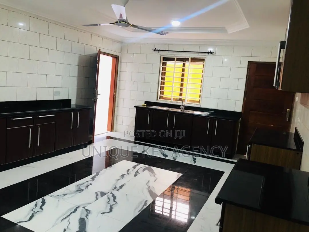 5bdrm Apartment in Unique Key Agency, Accra Metropolitan for rent