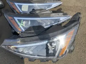 Hyundai Elantra 2019 Headlight Pair
