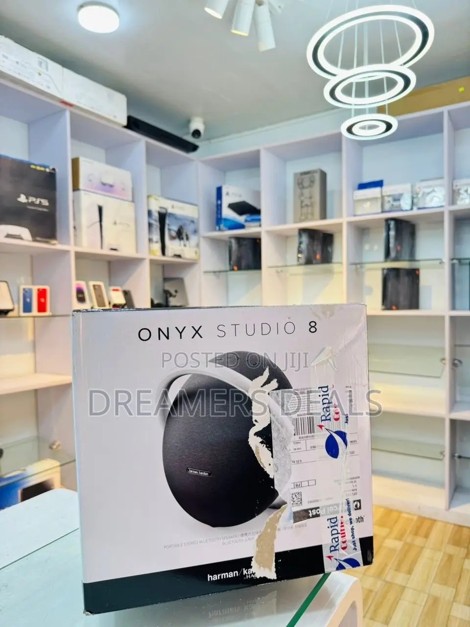 Onyx Studio 8
