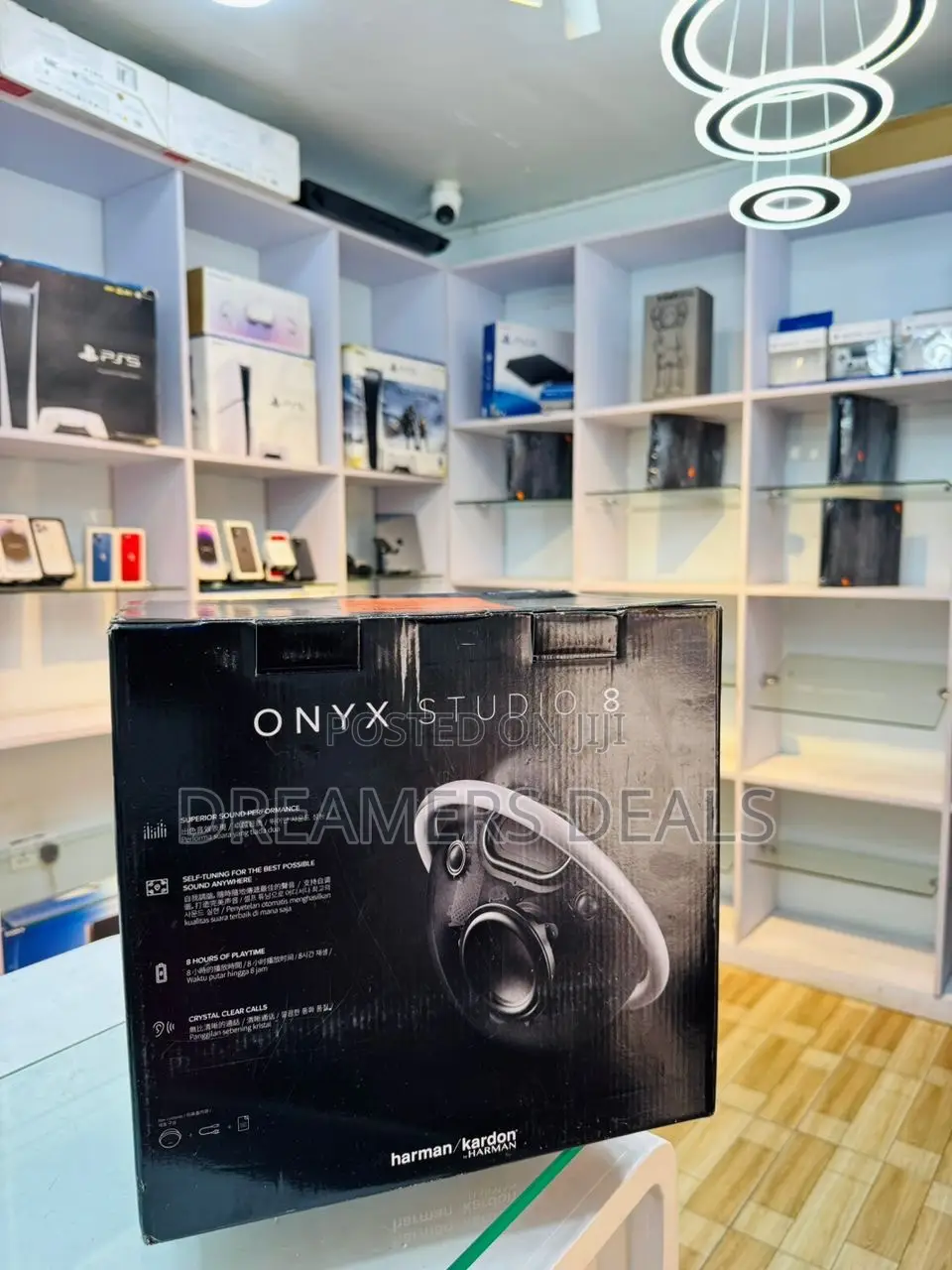 Onyx Studio 8