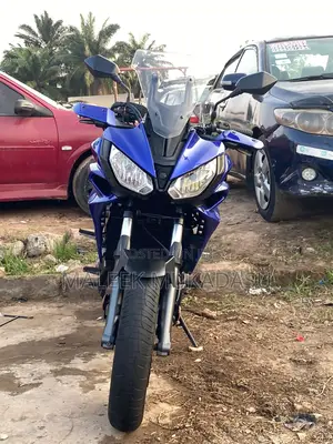 Yamaha YZF-R 2018 Blue