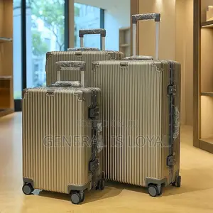 3 Set Traveling And Luggage Bag