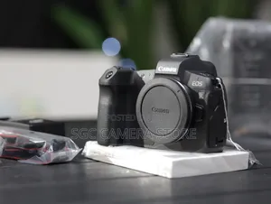 Canon Eos R + Ef-Rf Adapter + 8months Warranty