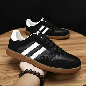 Classic Lace-Up Shoe - Black