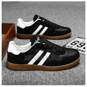 Classic Lace-Up Shoe - Black