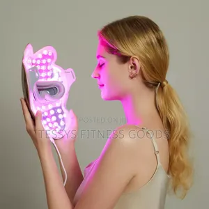 Led Face Mask ( Comes With Eye Mask To Protect The Eye From The Light)