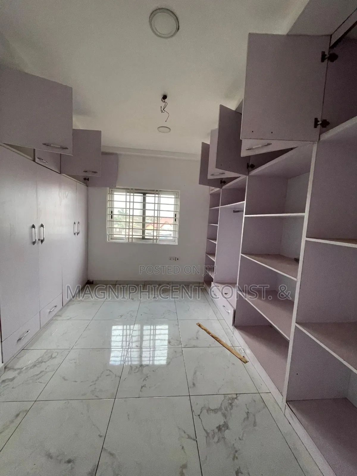 4bdrm Duplex in Lakeside Estates C1, Ashaley Botwe for rent