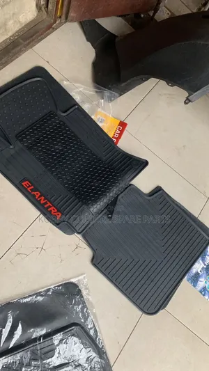 Original Hyndai Elantra 2015-24 Floor Mats Available For All Cars