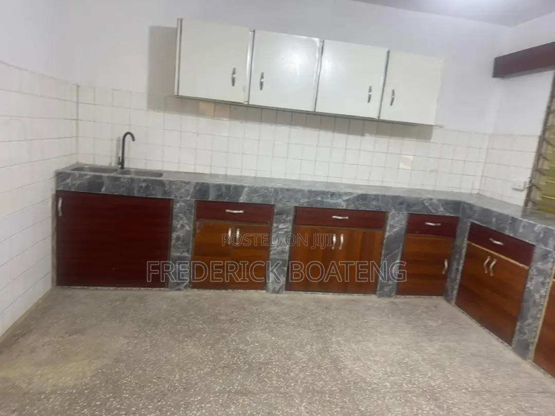 3bdrm House in Mile 7 for rent