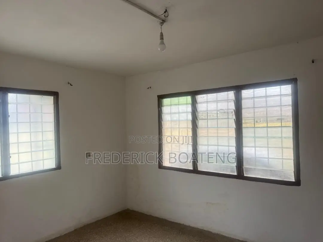 3bdrm House in Mile 7 for rent