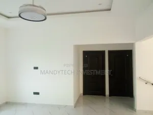 4bdrm Duplex in Lake Side Estate for sale