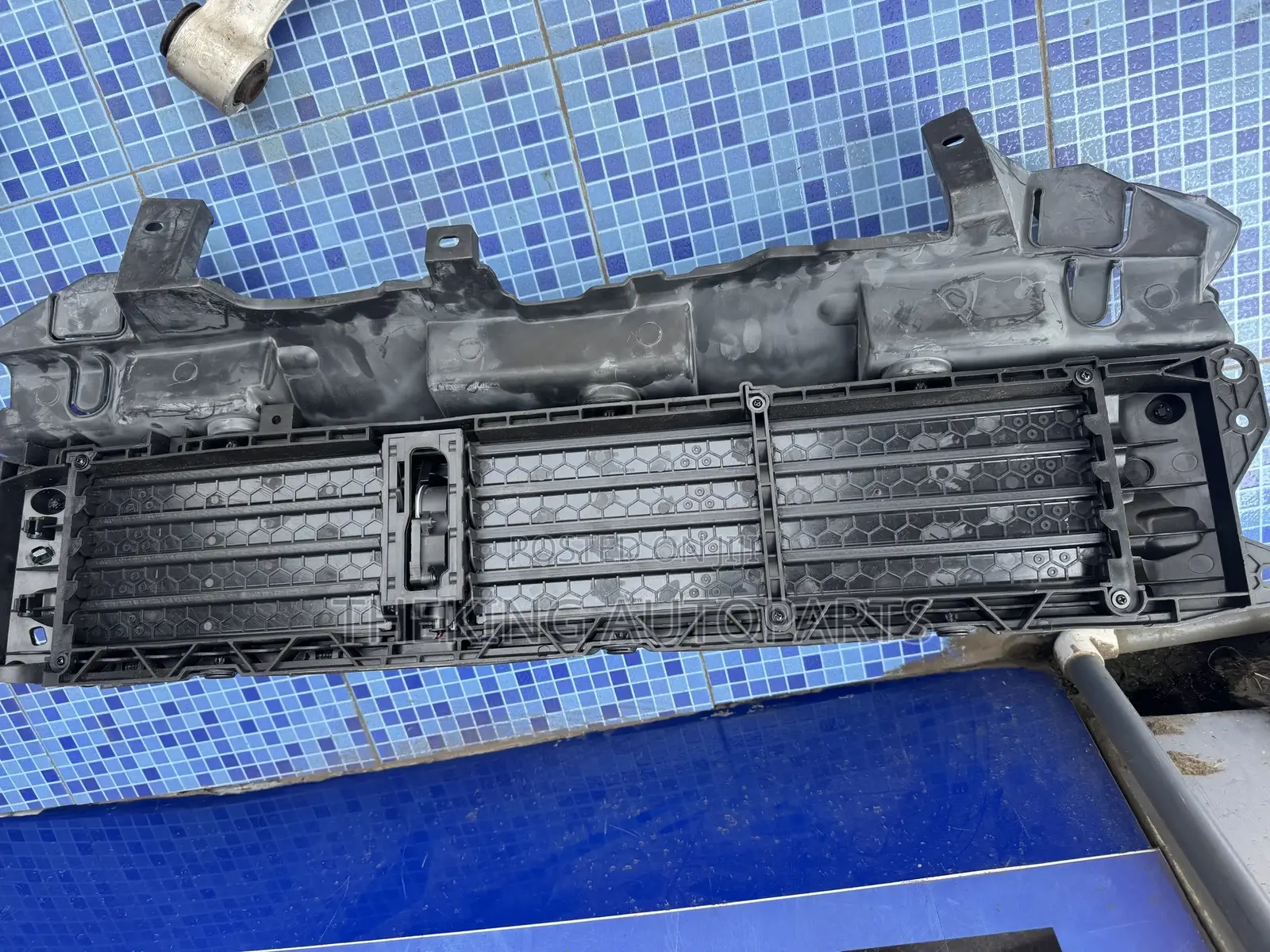 Honda CRV 2017,2018,2019 Shutter Grille With Motor