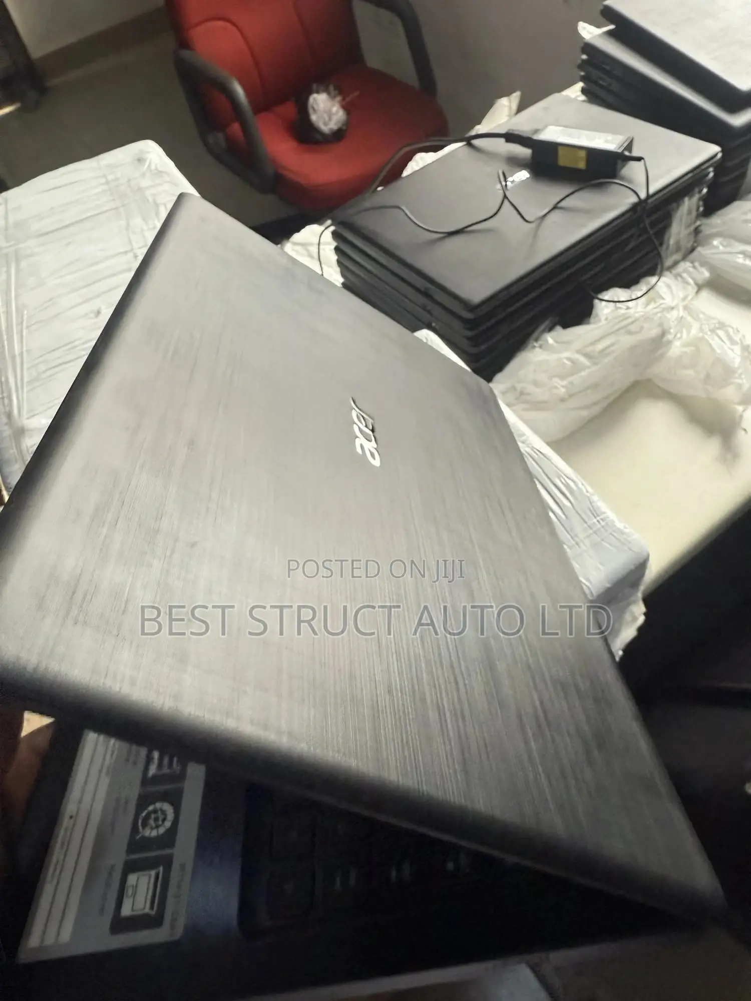 Laptop Acer Swift 1 4GB Intel Celeron eMMC 60GB