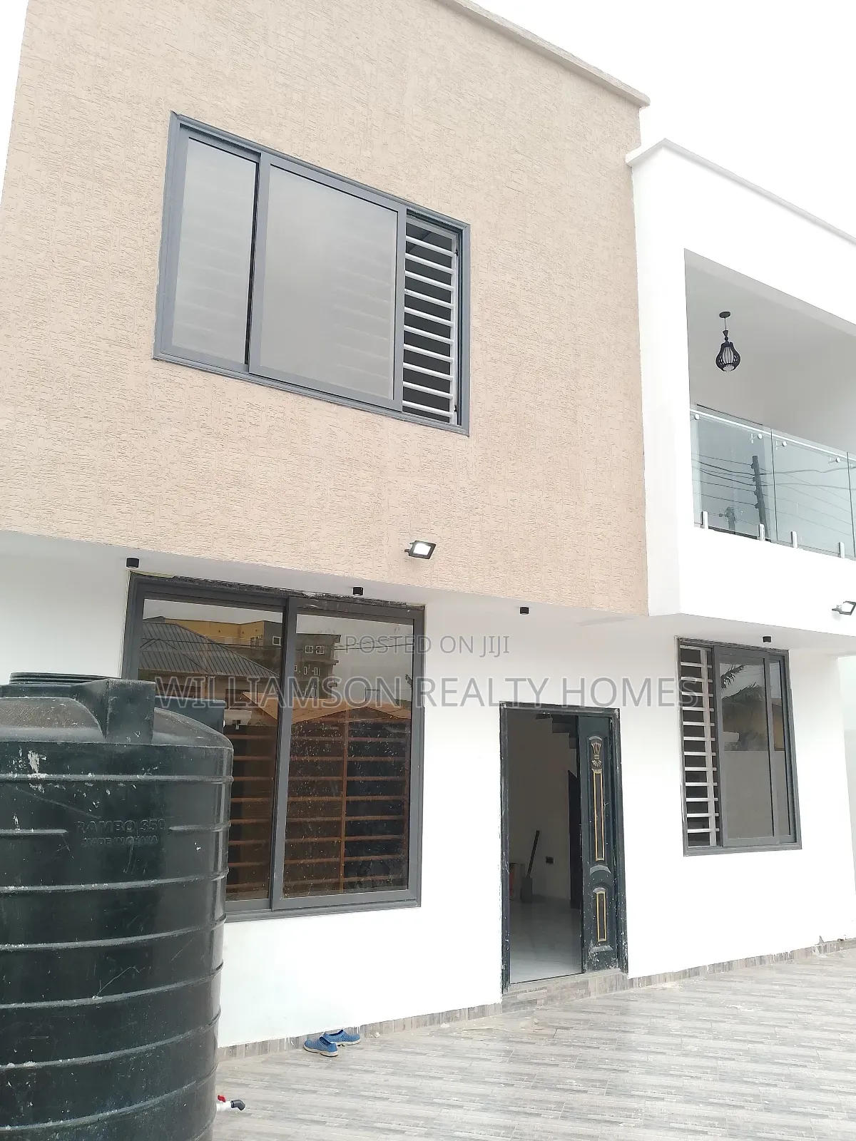 3bdrm House in Hfc Estate Area, Spintex for sale