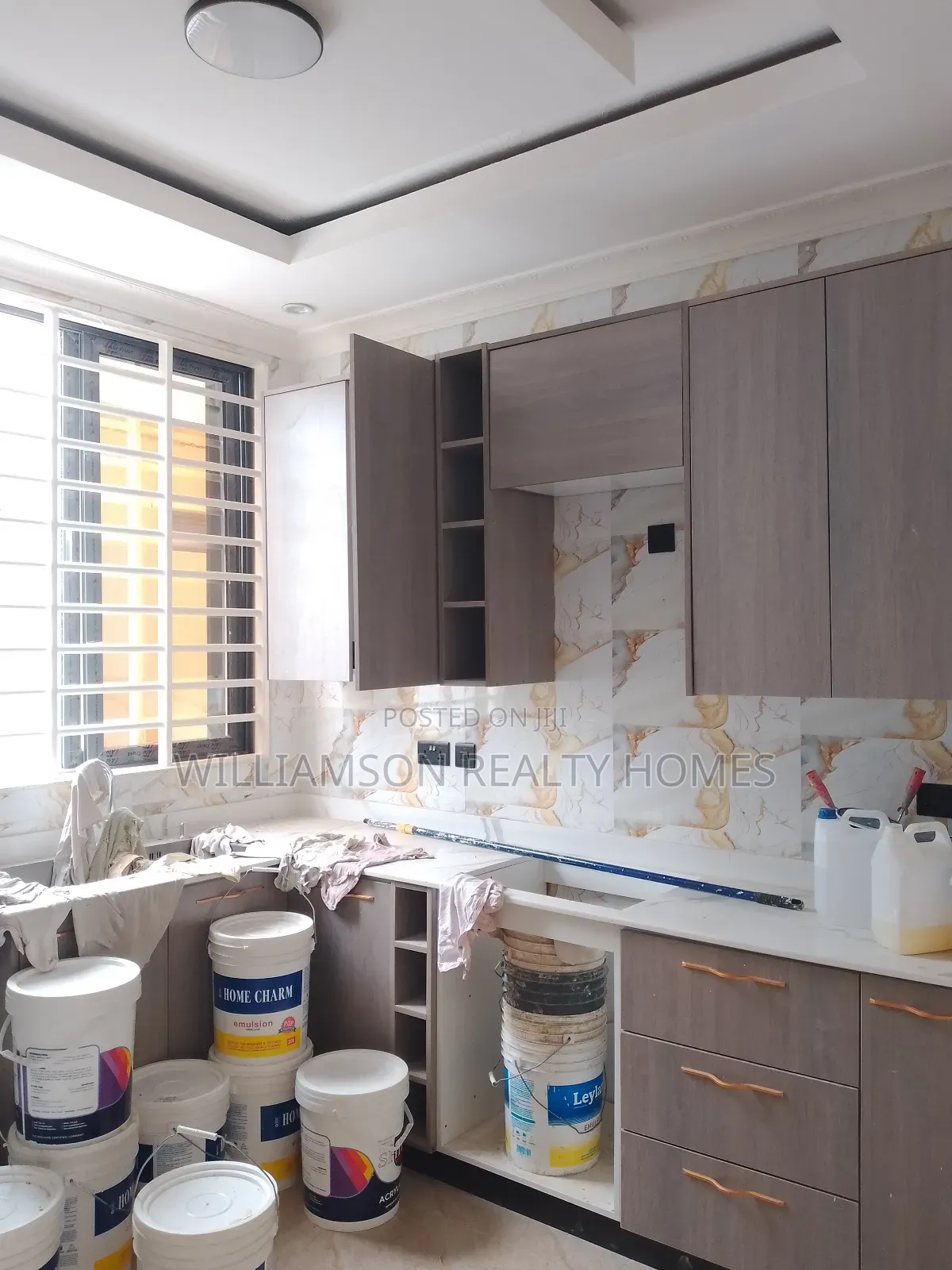 3bdrm House in Hfc Estate Area, Spintex for sale