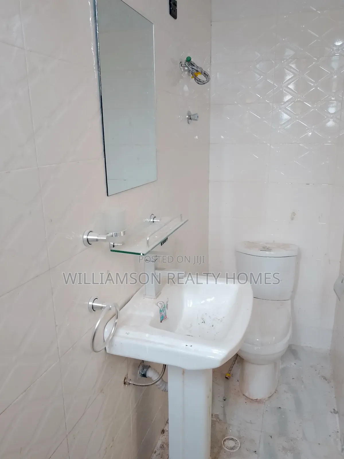 3bdrm House in Hfc Estate Area, Spintex for sale