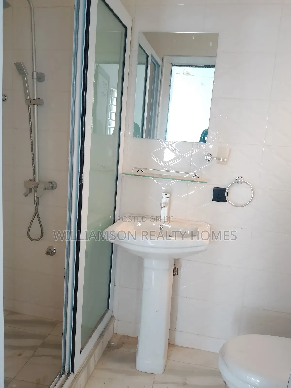 3bdrm House in Hfc Estate Area, Spintex for sale