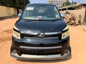 Toyota Voxy 2013 Black