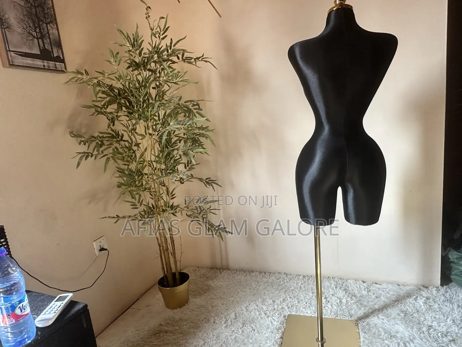 BBL Mannequin With Flat Base Pinable Material